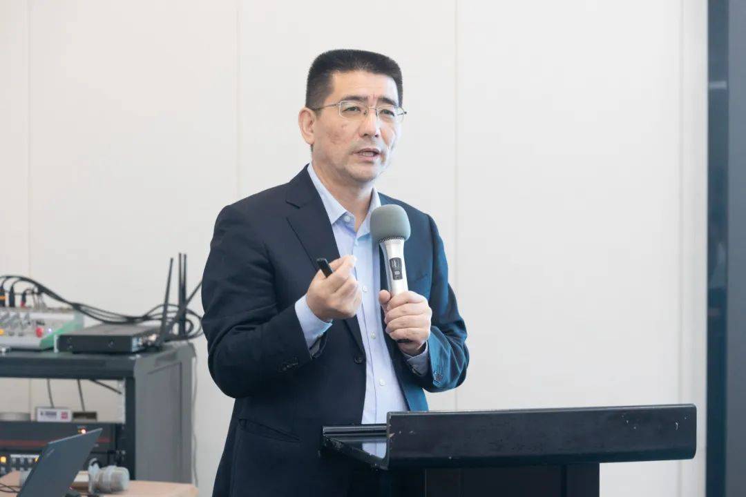 聚焦 | 华神科技举办新《公司法》专题培训，深化员工法律意识与合规文化