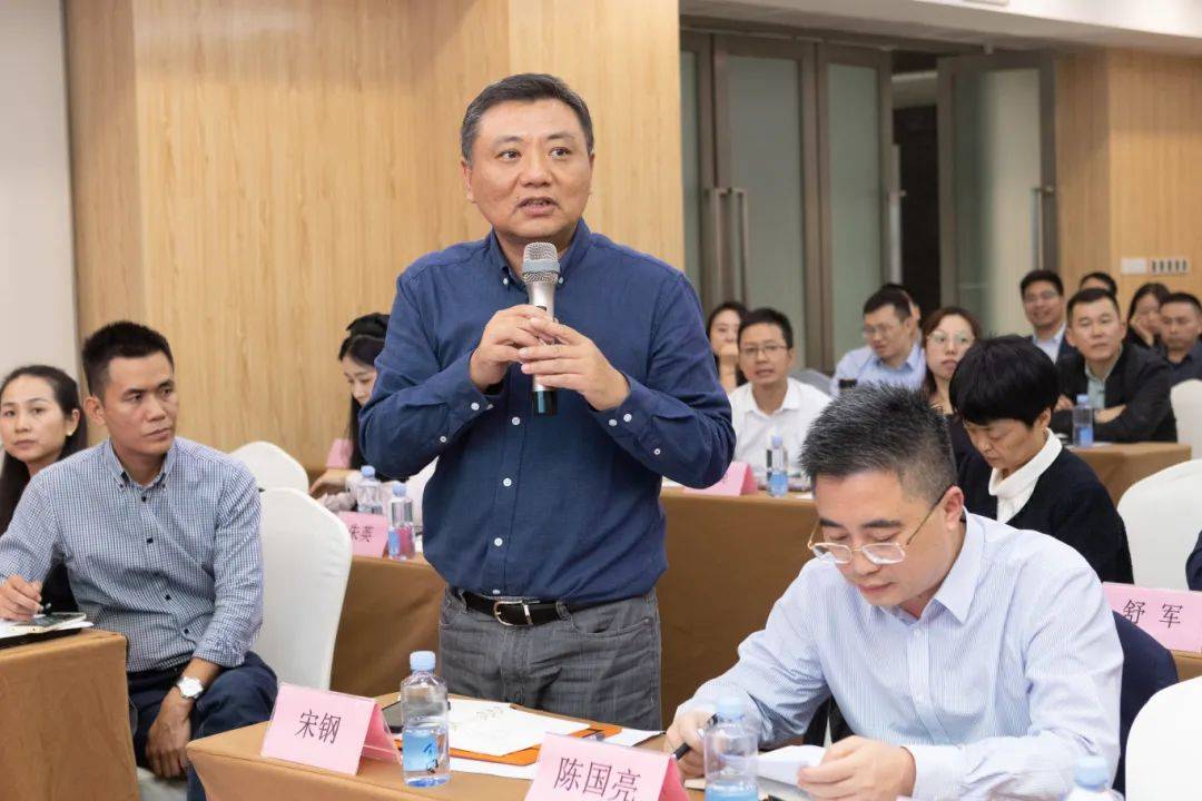 聚焦 | 华神科技举办新《公司法》专题培训，深化员工法律意识与合规文化