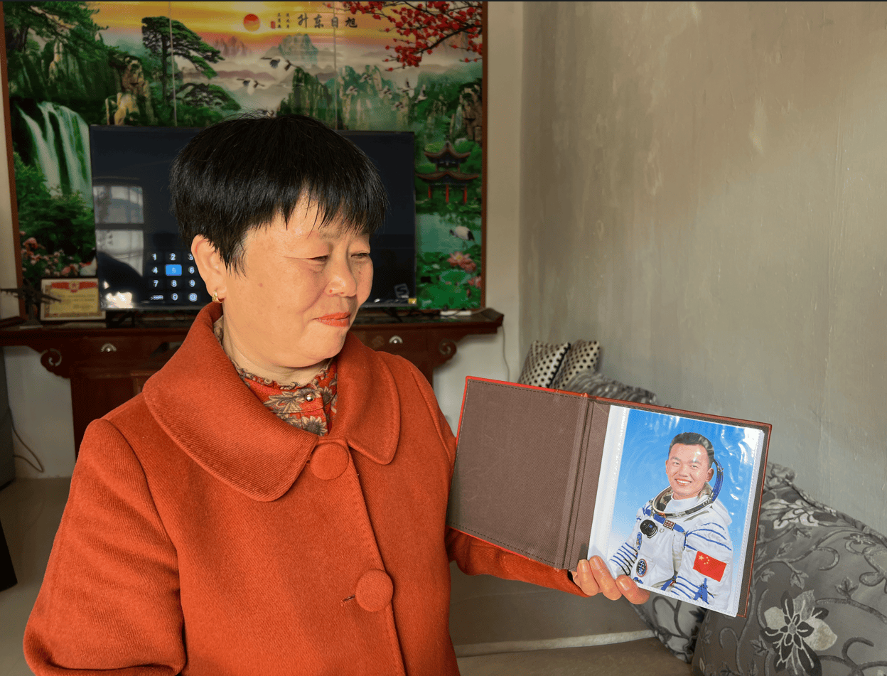 来自“宇宙中心”的小伙真的飞向宇宙了！
