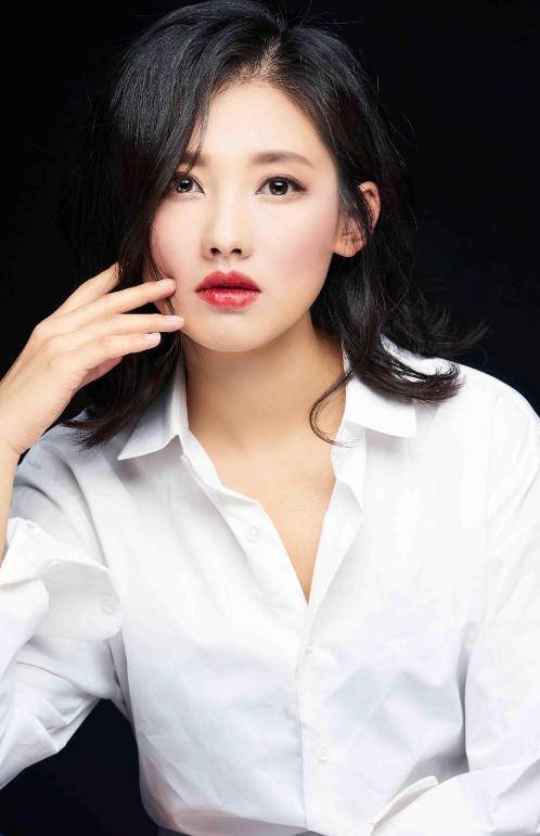 端庄美丽的东北姑娘，演9次女一号没红，如今终于红了
