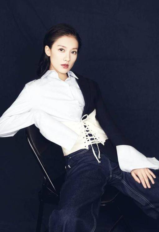 端庄美丽的东北姑娘，演9次女一号没红，如今终于红了