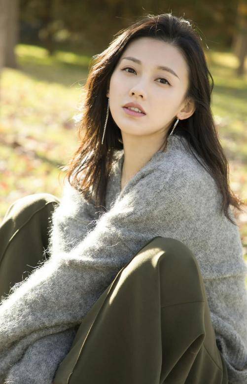 端庄美丽的东北姑娘，演9次女一号没红，如今终于红了