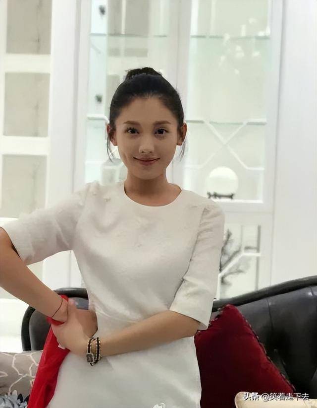 端庄美丽的东北姑娘，演9次女一号没红，如今终于红了