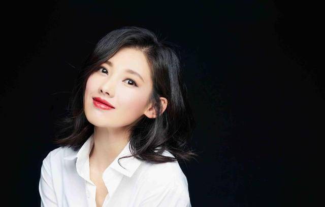 端庄美丽的东北姑娘，演9次女一号没红，如今终于红了