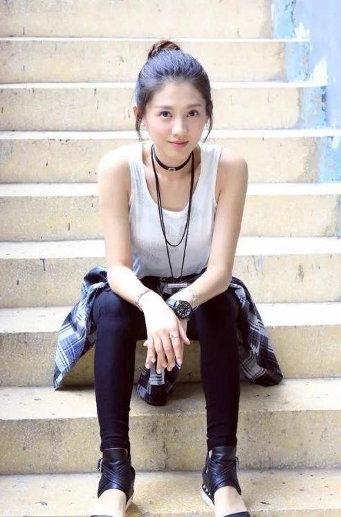 端庄美丽的东北姑娘，演9次女一号没红，如今终于红了