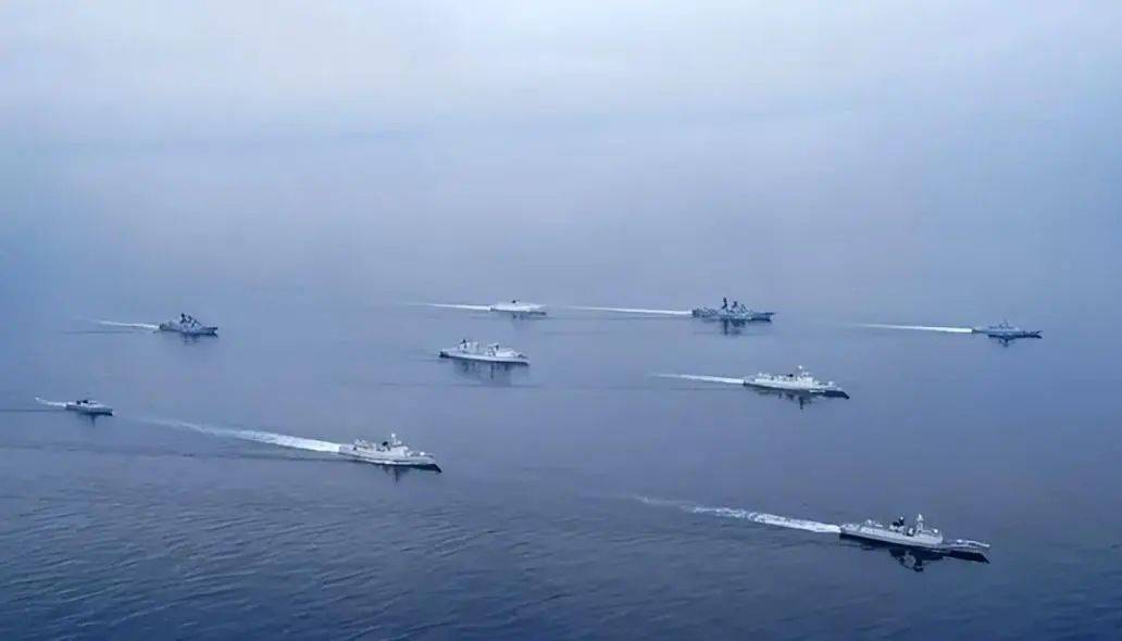 美潜艇误入台海“瓮中捉鳖”？解放军“暗网”拦截技震撼曝光，未来博弈悬念重重！